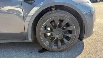 2022 Tesla Model Y - image 7