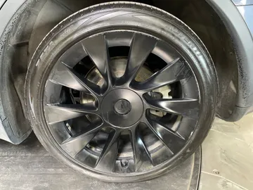 2022 Tesla Model Y - image 7