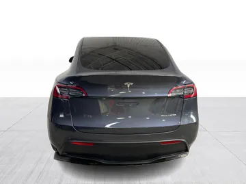 2022 Tesla Model Y - image 12