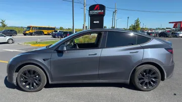 2022 Tesla Model Y - image 4