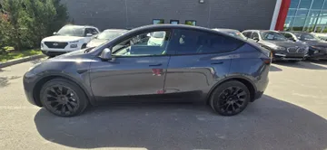 2022 Tesla Model Y - image 4