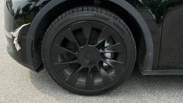 2022 Tesla Model Y - image 7