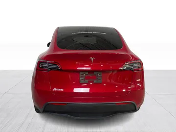 2022 Tesla Model Y - image 12