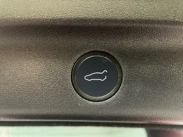 2022 Tesla Model Y - image 19