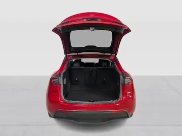2022 Tesla Model Y - image 13