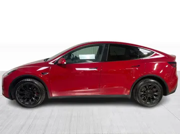 2022 Tesla Model Y - image 10