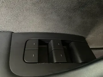 2022 Tesla Model Y - image 24