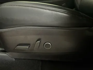 2022 Tesla Model Y - image 18