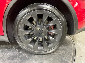 2022 Tesla Model Y - image 7