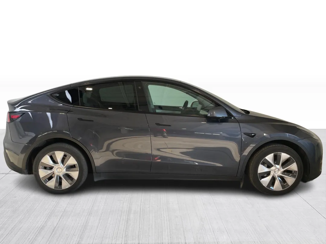2022 Tesla Model Y — photo 2