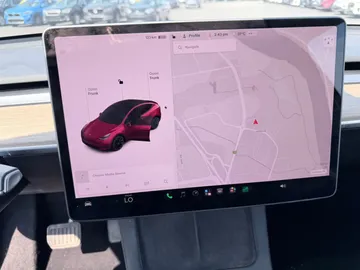 2022 Tesla Model Y - image 11