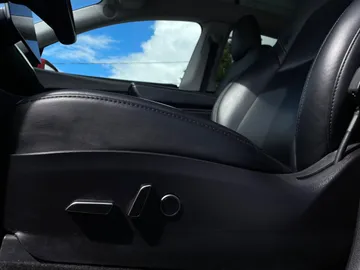 2022 Tesla Model Y - image 25