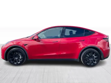 2022 Tesla Model Y - image 11