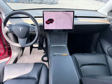 2022 Tesla Model Y - image 9