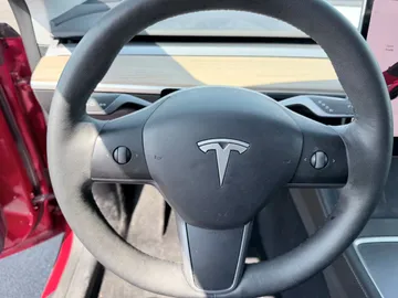 2022 Tesla Model Y - image 10