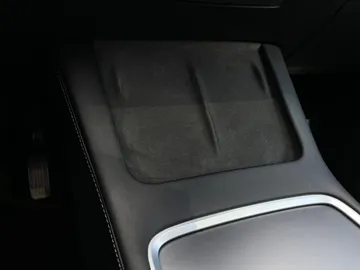 2022 Tesla Model Y - image 27