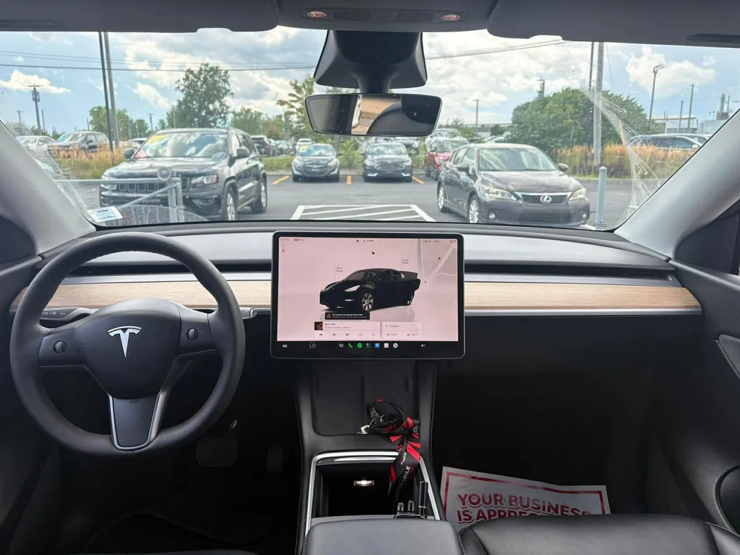 2022 Tesla Model Y — photo 8