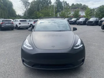 2022 Tesla Model Y - image 2