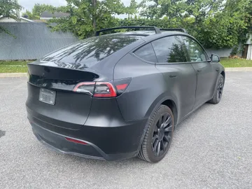 2022 Tesla Model Y - image 3