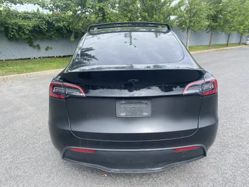 2022 Tesla Model Y - image 6