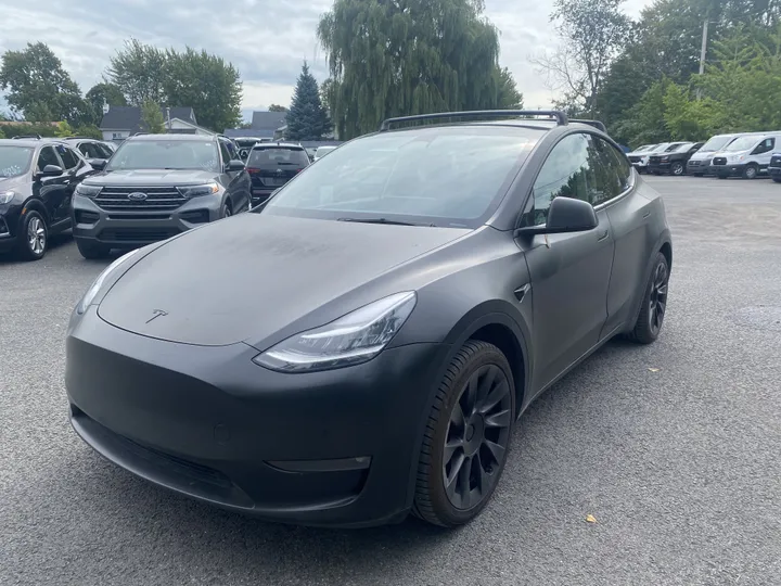 2022 Tesla Model Y - image principale