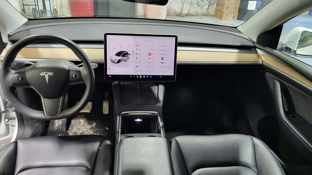 2022 Tesla Model Y Long Range AWD, photo 8