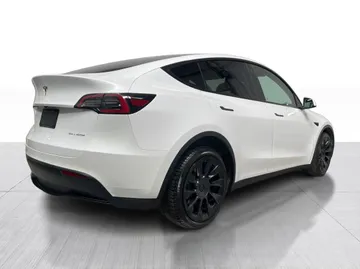 2022 Tesla Model Y - image 14