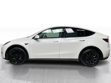 2022 Tesla Model Y - image 10