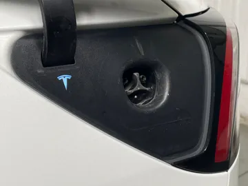 2022 Tesla Model Y - image 19
