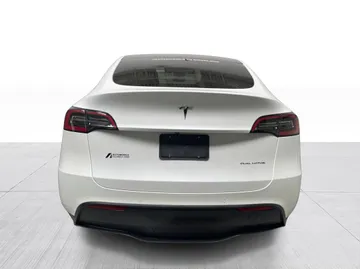 2022 Tesla Model Y - image 12