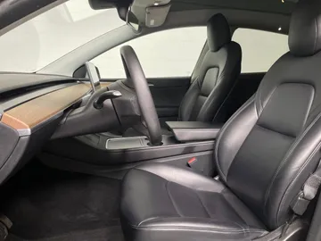 2022 Tesla Model Y - image 3