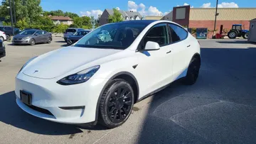 2022 Tesla Model Y - image 3