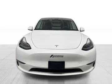 2022 Tesla Model Y - image 8