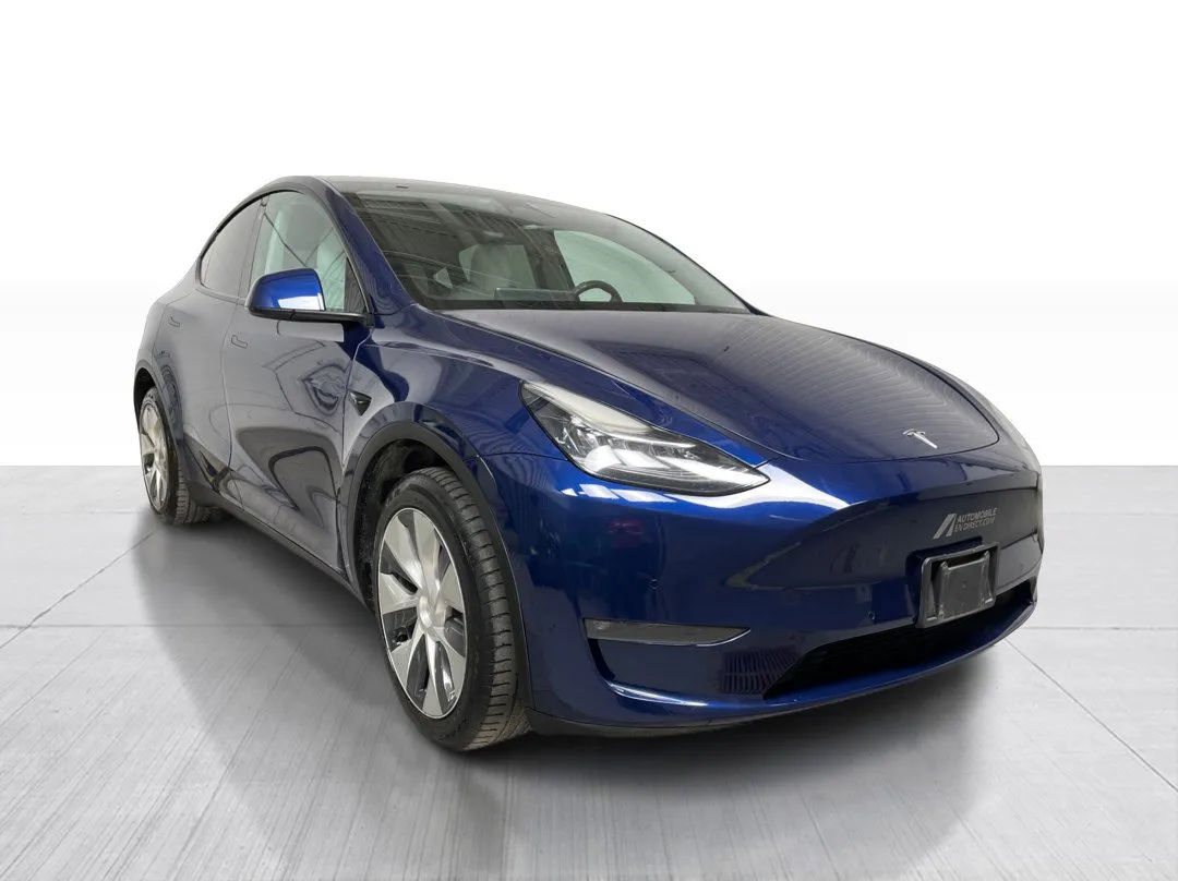 Tesla Model Y usage  vendre prs de Montral | AED