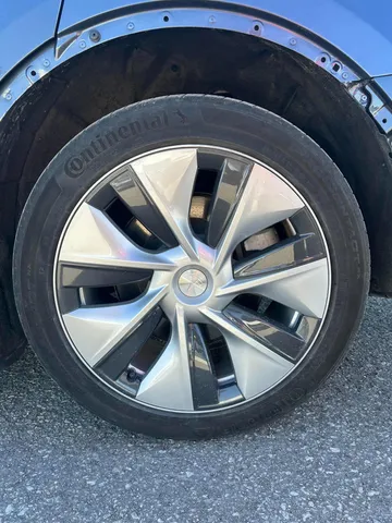 2022 Tesla Model Y - image 8