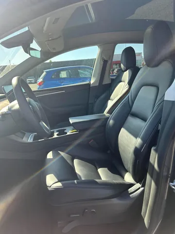 2022 Tesla Model Y - image 7