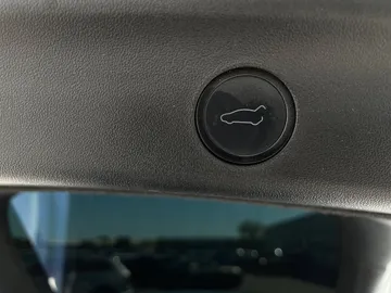 2022 Tesla Model Y - image 18