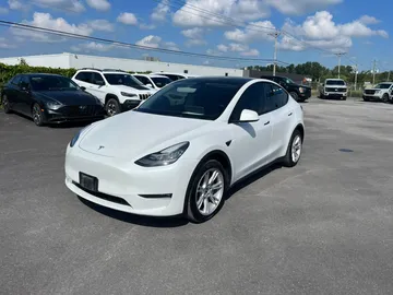 2022 Tesla Model Y - image 3