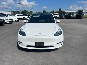 2022 Tesla Model Y - image 2