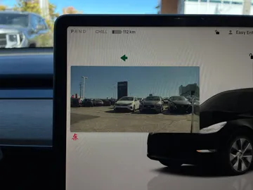 2022 Tesla Model Y - image 17
