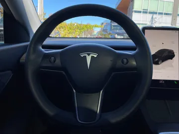 2022 Tesla Model Y - image 16