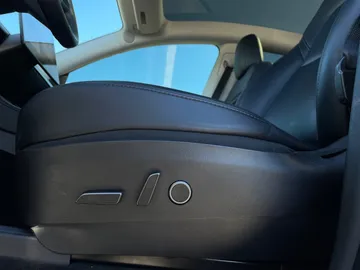2022 Tesla Model Y - image 24