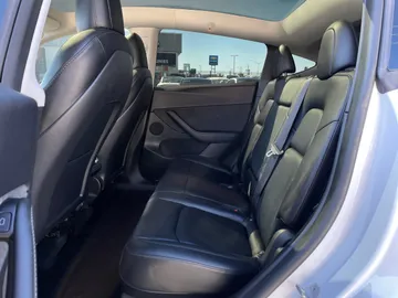 2022 Tesla Model Y - image 15