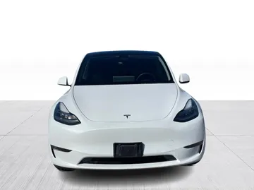 2022 Tesla Model Y - image 8