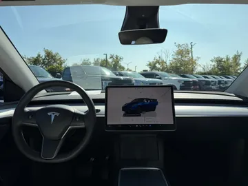 2023 Tesla Model Y - image 9