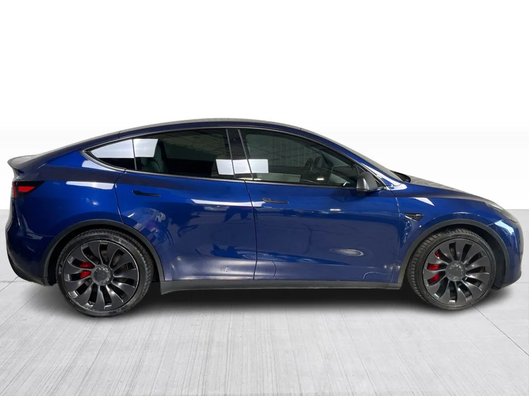 2022 Tesla Model Y — photo 2