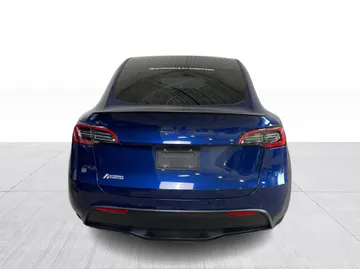 2022 Tesla Model Y - image 12