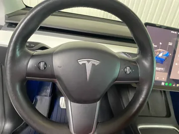 2022 Tesla Model Y - image 16