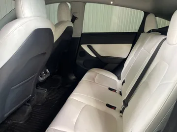 2022 Tesla Model Y - image 15