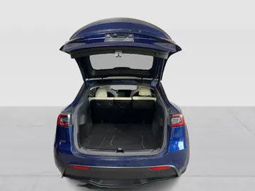 2022 Tesla Model Y - image 13